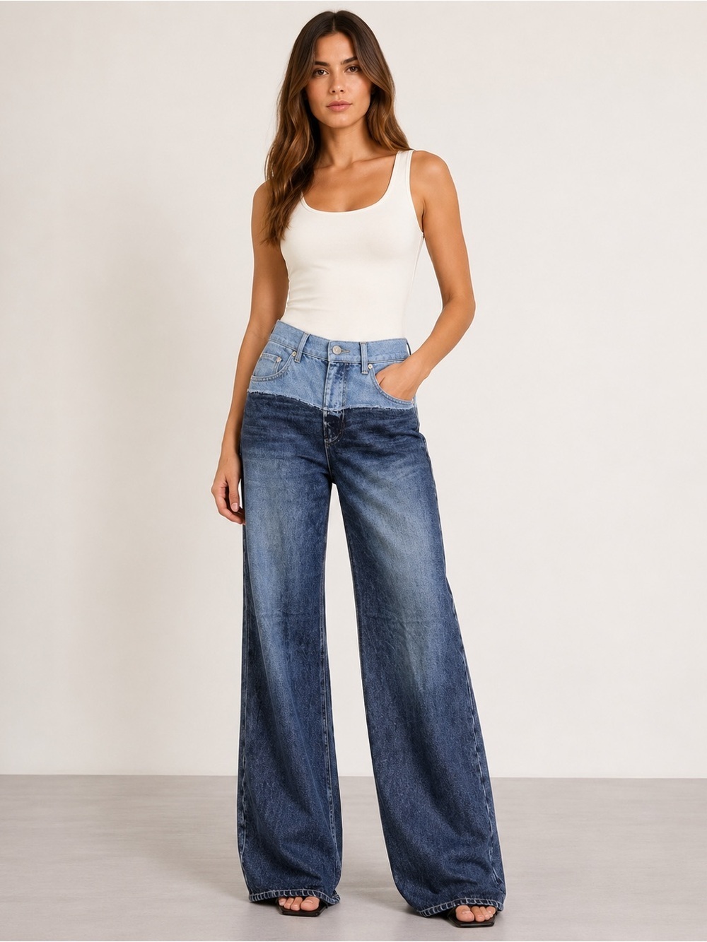 👖NWT! Elan Two Tone Lightweight Distressed Comfort Sweat Jeans